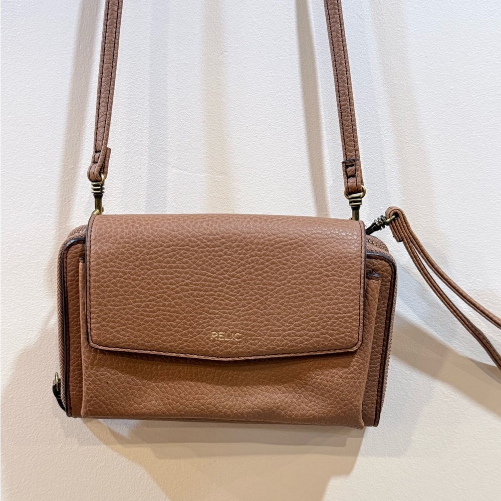 🔥NWOT Relic Women's Tan Crossbody Bag 🔥